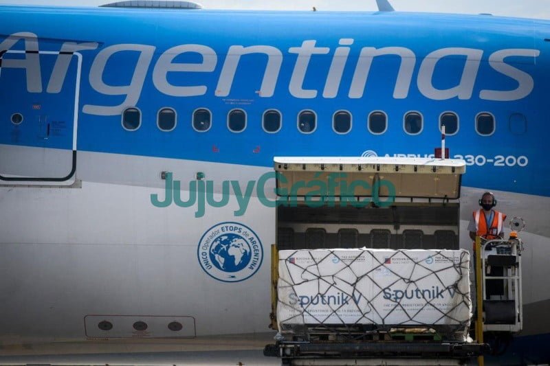 Arribó el avión de Aerolíneas Argentinas con 330.000 dosis 1 de la vacuna Sputnik V 5 Arribo el avion de Aerolineas Argentinas con 330.000 dosis 1 de la vacuna Sputnik V 01
