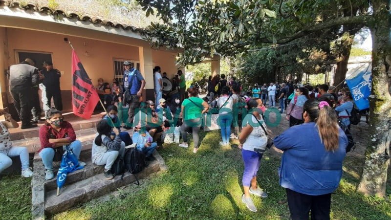 Capacitadores laborales ocuparon la sede de la UCCEPPI en respuesta a los recortes salariales 7 Capacitadores laborales ocuparon la sede de la UCCEPPI en respuesta a los recortes salariales 04