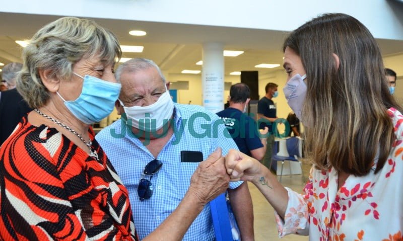ANSES extiende la suspensión del trámite de fe de vida hasta el 30 de junio 3 Fernanda Raverta con jubilados