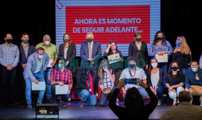 Morales entrego recursos no reembolsables a emprendedores sustentables 1
