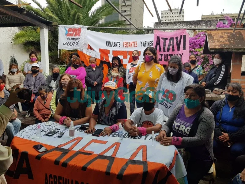 Mujeres ambulantes y feriantes denuncian persecución hacia su abogado por parte del municipio capitalino 8 Mujeres ambulantes y feriantes denuncian persecucion hacia su abogado por parte del municipio capitalino 2