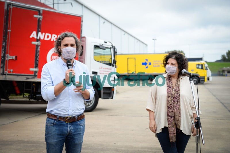 Cafiero y Vizzotti supervisaron la recepción de vacunas de AstraZeneca 3 Cafiero y Vizzotti supervisaron la recepcion de vacunas de AstraZeneca 3