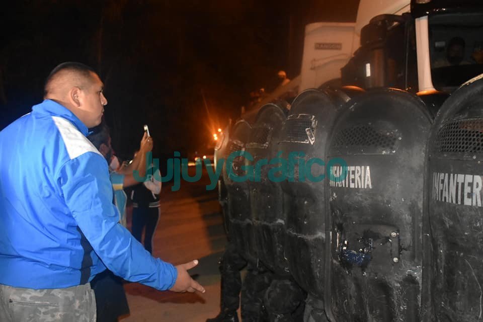Campo Verde cancha vs escuela 06