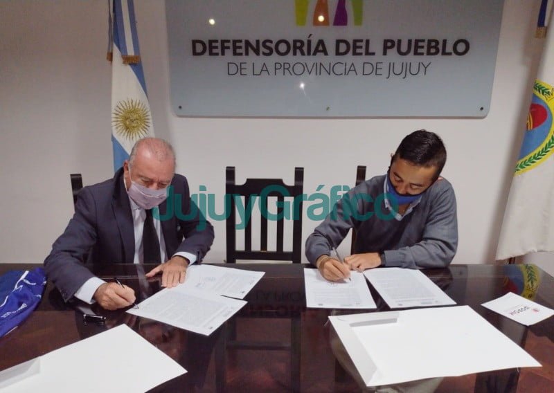 Firma de convenio con Talleres de Perico2