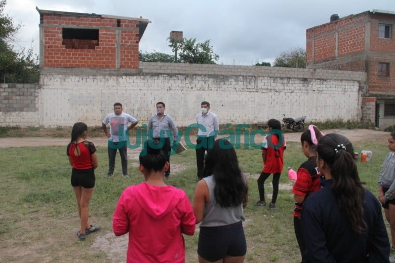 Martin Llamas: “El deporte es una herramienta de transformación social” 2 Llamas del PJ escuela de futbol femenino del Club Belgrano 2