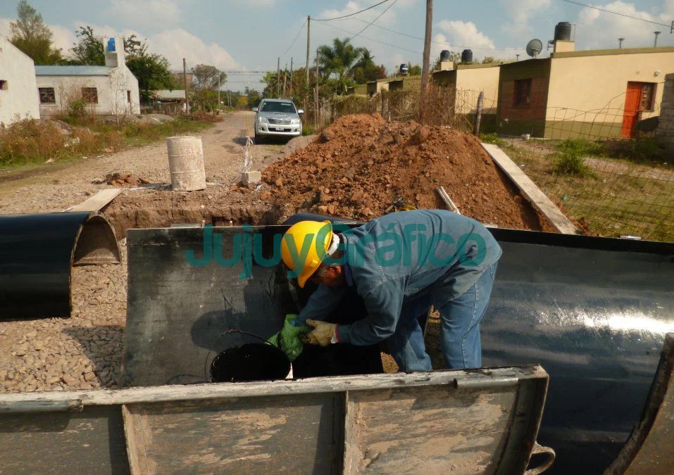 Obras de servicios y regularizacion en barrios de capital 2
