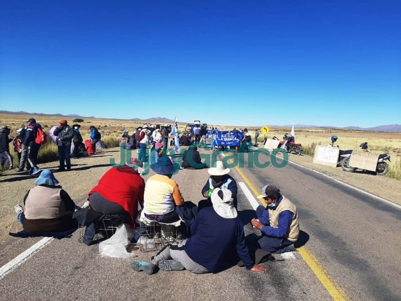 Las protestas van a “terminar cuando el último trabajador municipal acceda al beneficio ordenado por Morales” 5 protestas municipales de Jujuy 1