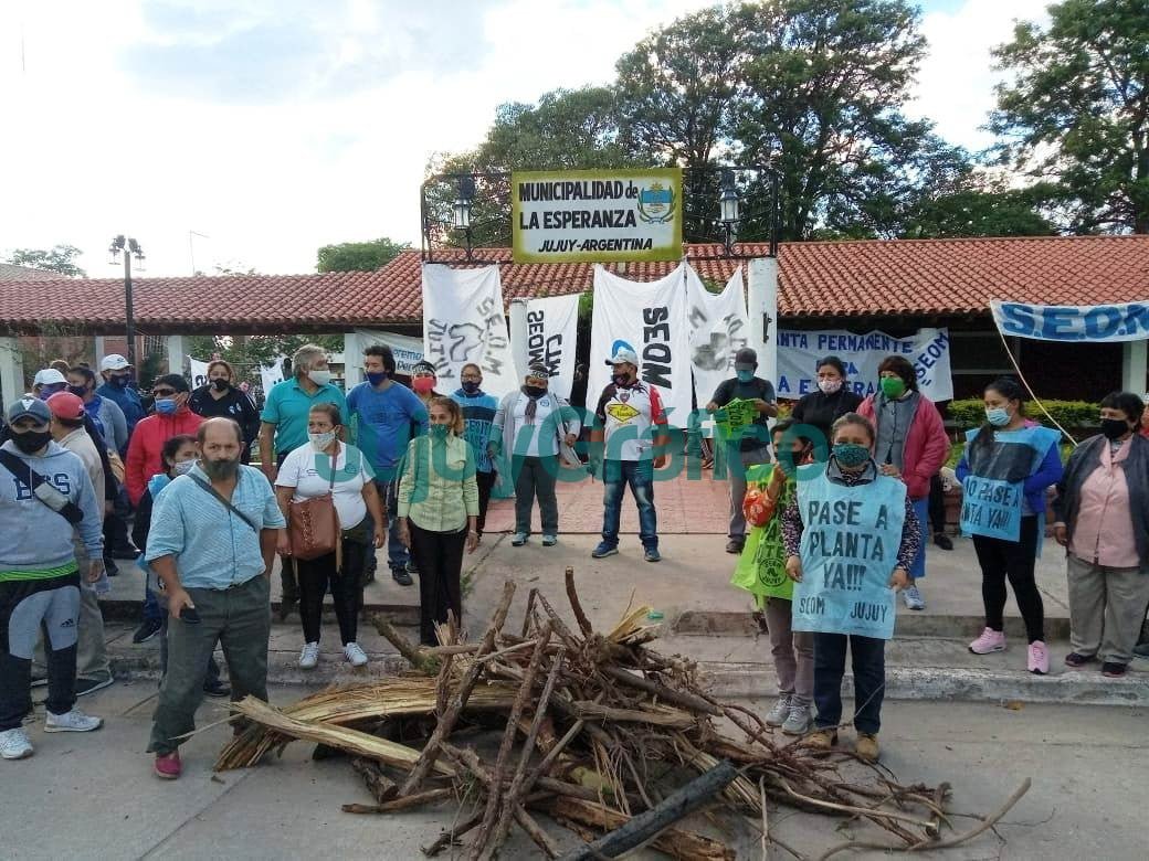 Las protestas van a “terminar cuando el último trabajador municipal acceda al beneficio ordenado por Morales” 7 protestas municipales de Jujuy 2