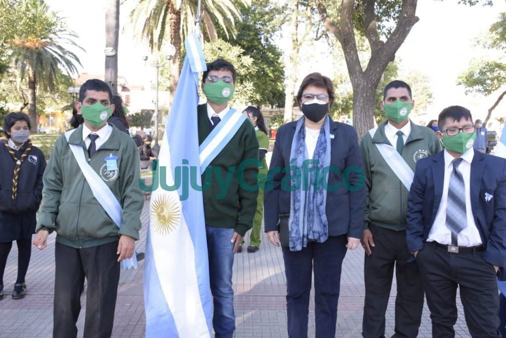 Calsina de maceta en el Acto entral por el 25 de Mayo 3 Calsina de maceta en el Acto entral por el 25 de Mayo 2