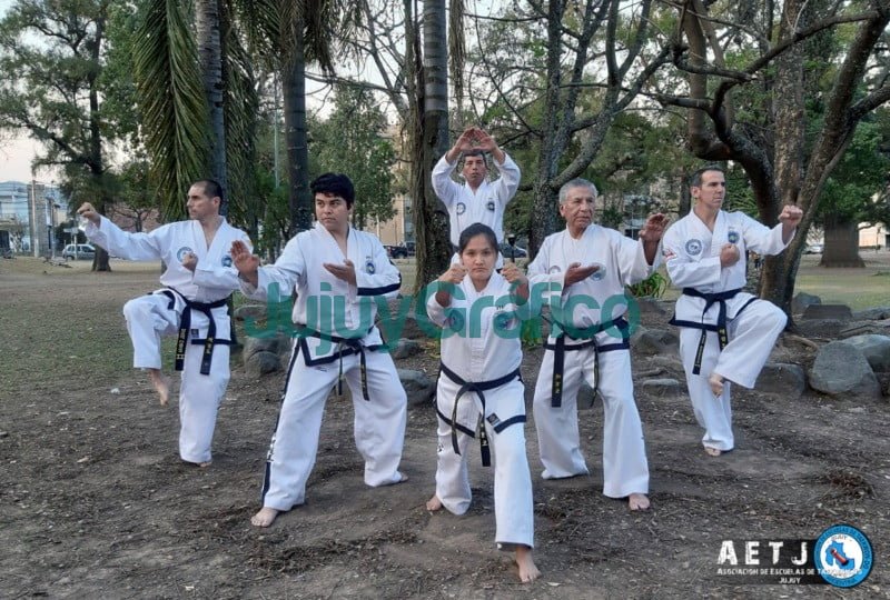 Juan Apaza es el primer maestro septimo dan de la provincia 4