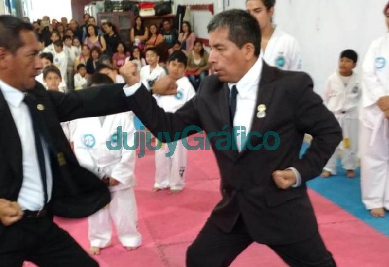 Juan Apaza es el primer maestro septimo dan de la provincia 7