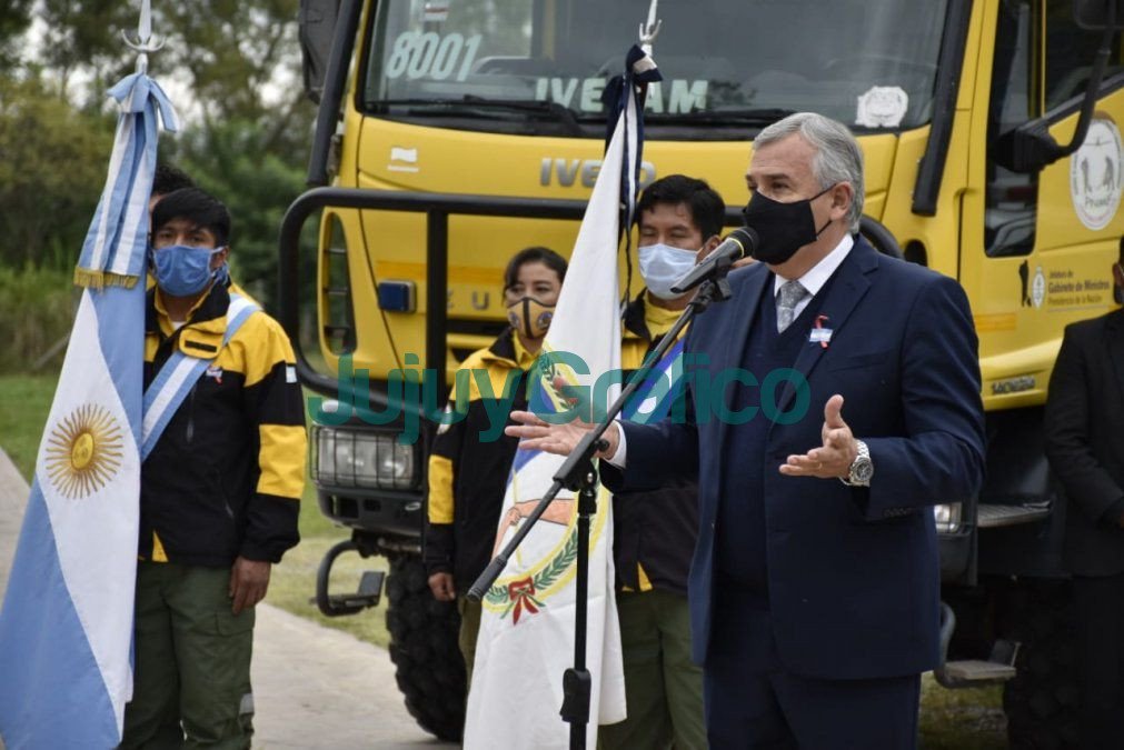 Morales reconocio a los combatientes de incendios forestales 1