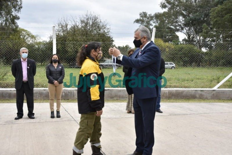 Morales reconocio a los combatientes de incendios forestales 4