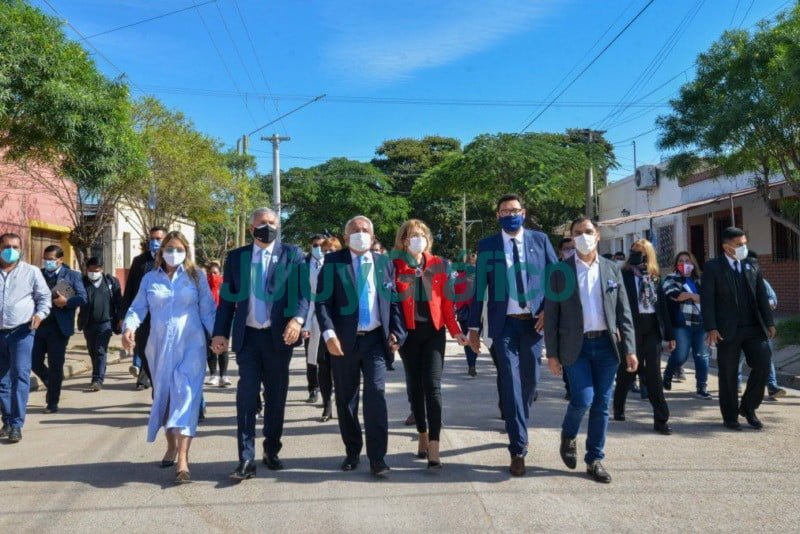Se inauguraron pavimentos e alumbrado público en San Pedro 3 Se inaugurardon pavimentos e alumbrado publico en San Pedro 1