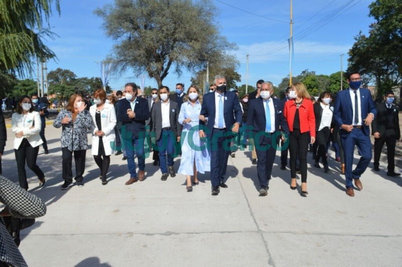 Se inauguraron pavimentos e alumbrado público en San Pedro 4 Se inaugurardon pavimentos e alumbrado publico en San Pedro 3