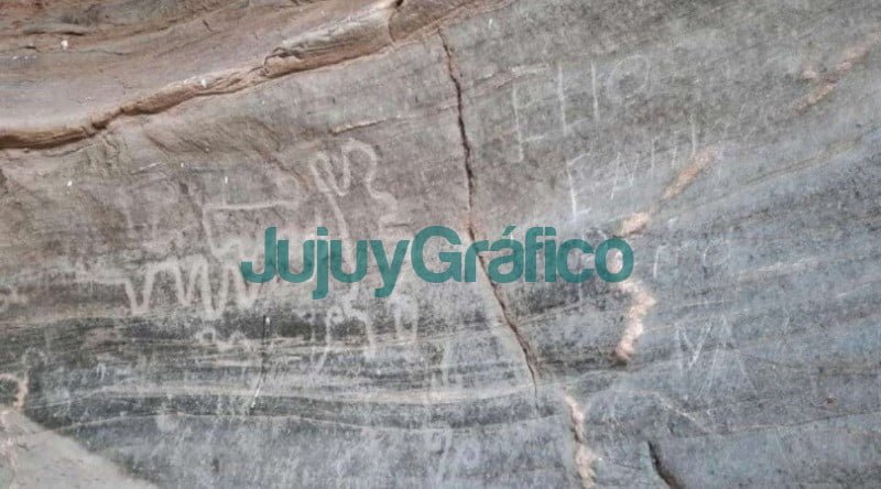 Danaron petroglifos y pictogramas en un sitio arqueologico