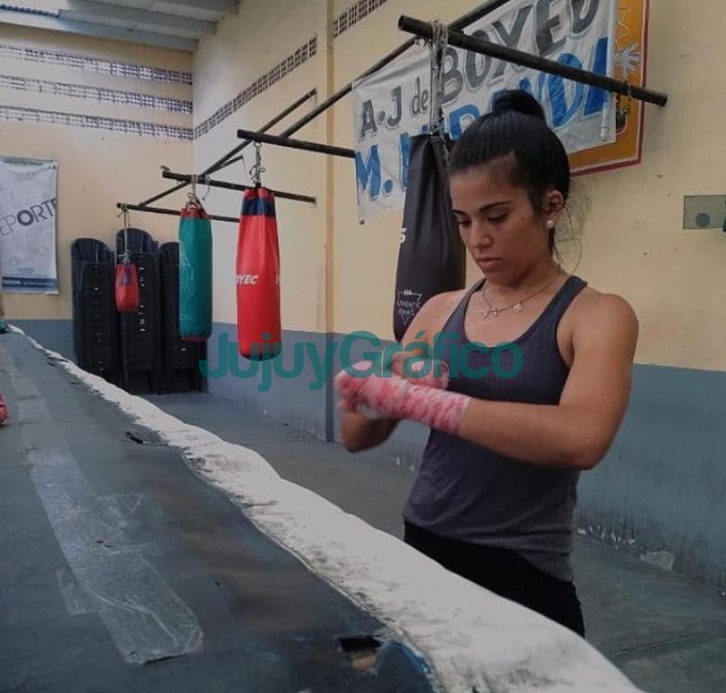 Cuadrilátero soñado para “La Monzón” Carabajal en su debut profesional 4 Laura La Monzon Carabajal 4