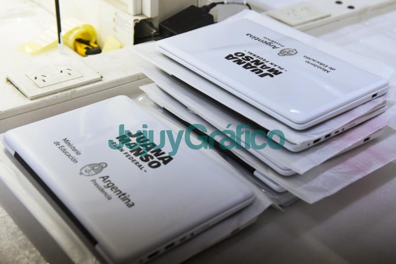 Avanza la producción de netbooks del Plan Federal Juana Manso 2 Avanza la produccion de netbooks del Plan Federal Juana Manso 1