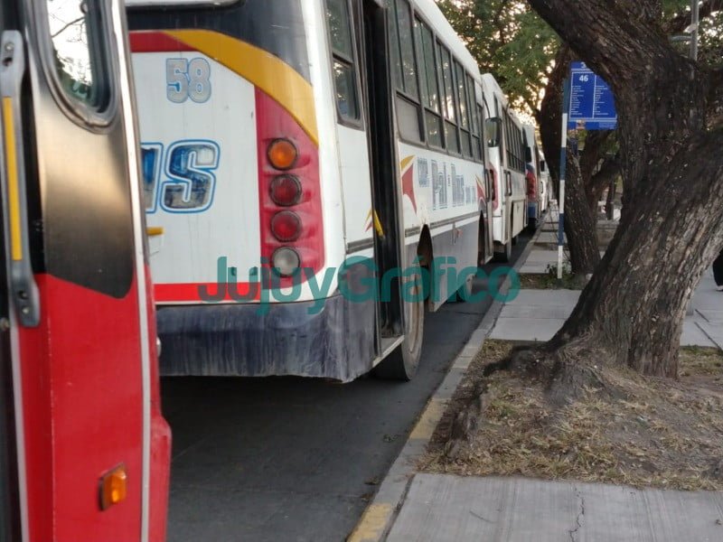 La UTA cumple su quinto dia de paro sin acuerdo con las empresas de colectivos