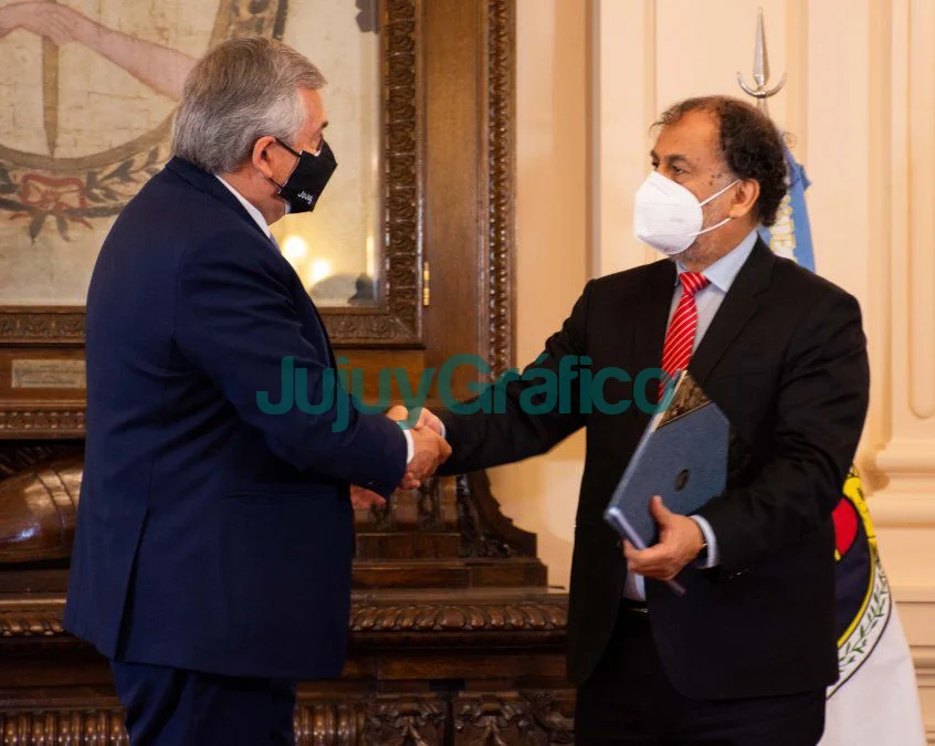 Morales condecoró con la "Orden del General Manuel Belgrano" a Álvarez García 9 Morales condecoro con la Orden del General Manuel Belgrano a Alvarez Garcia 2