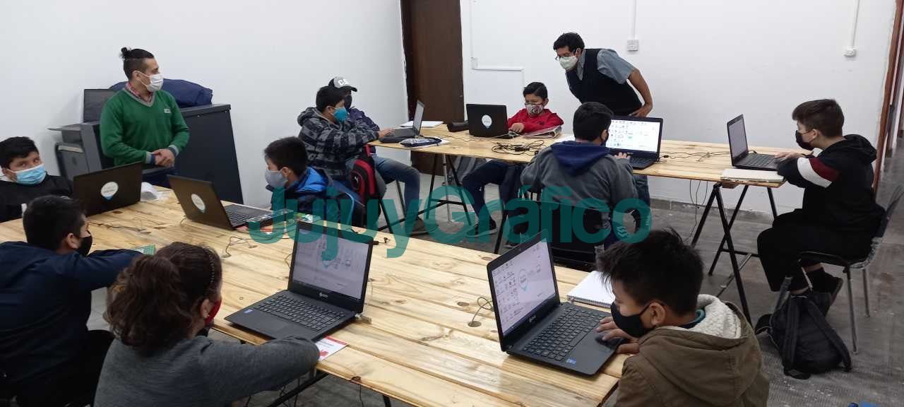 Robótica para estudiantes primarios y secundarios en Libertador General San Martín 2 Robotica para estudiantes primarios y secundarios en Libertador San Martin 2