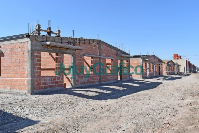 empresa wichay servicios lleva adelante la construccion 30 viviendas e infraestructura alto comedero capital