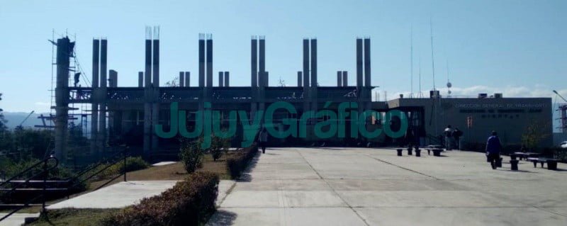 Avanzances de obras en la Terminal de San Salvador 3 las tres obras el predio la terminal gral manuel eduardo arias se realizan tanto el actual sector oficinas transporte y 911 como al interior del edificio central 1