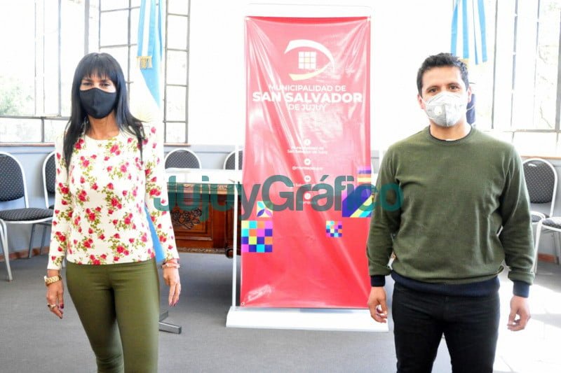 Inscripciones para el natatorio “Guillermo Poma” 2 Cristina Kitty Conde y Gustavo Caliva