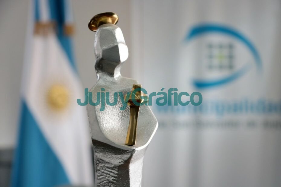 Este viernes 6 se entregarán los "Premios San Salvador" 7 Este viernes 6 se entregaran los Premios San Salvador 1