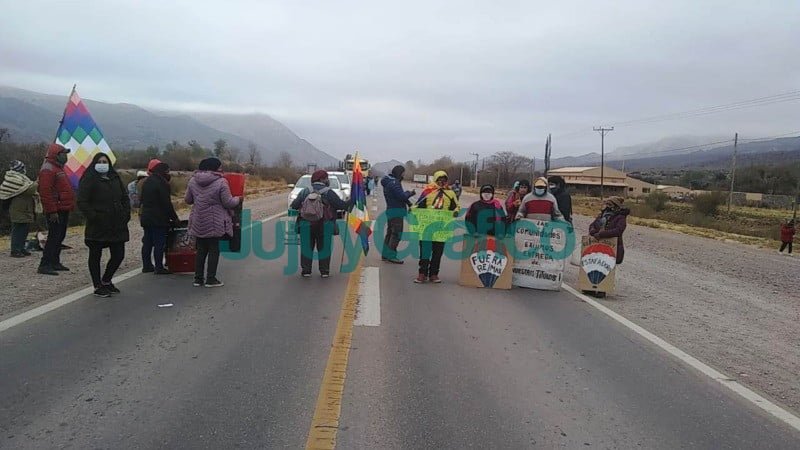 Indigenas de Huacalera cortaron Ruta 9 contra la inmobiliaria REMAX 1