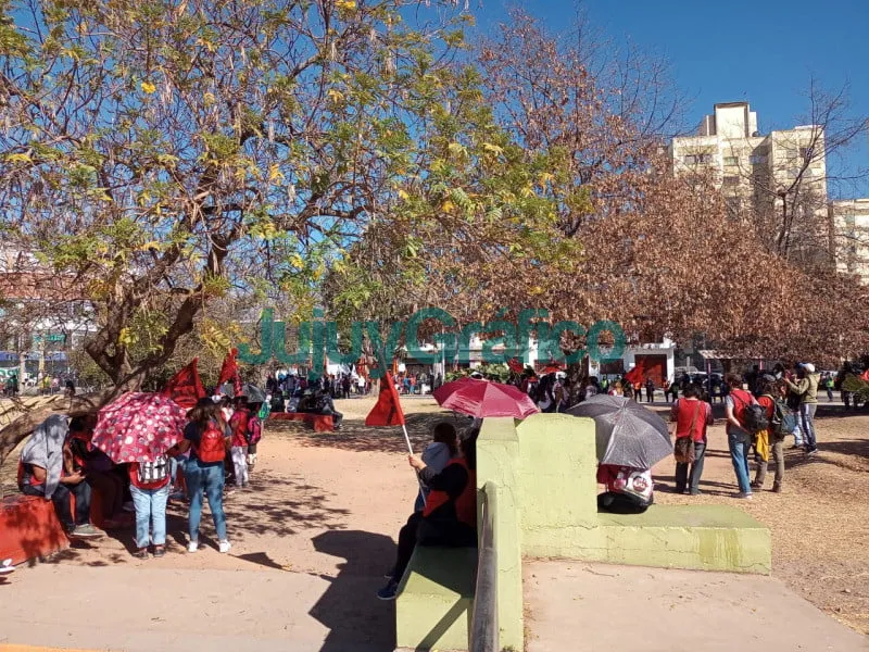 Movimientos Sociales se movilizaron a reclamar a la Gobernación 2 Movimientos Sociales se movilizaron a reclamar a la Gobernacion 2