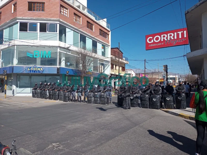 Movimientos Sociales se movilizaron a reclamar a la Gobernación 4 Movimientos Sociales se movilizaron a reclamar a la Gobernacion 4