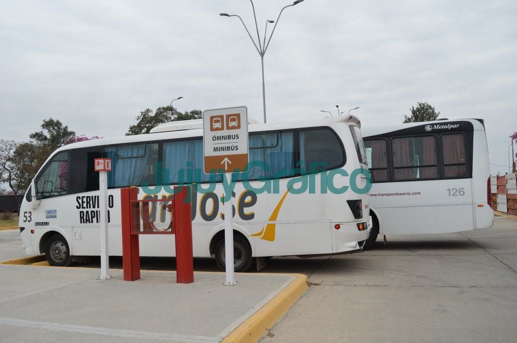 Ya funciona el transporte publico Capital Aeropuerto Perico y viceversa 1