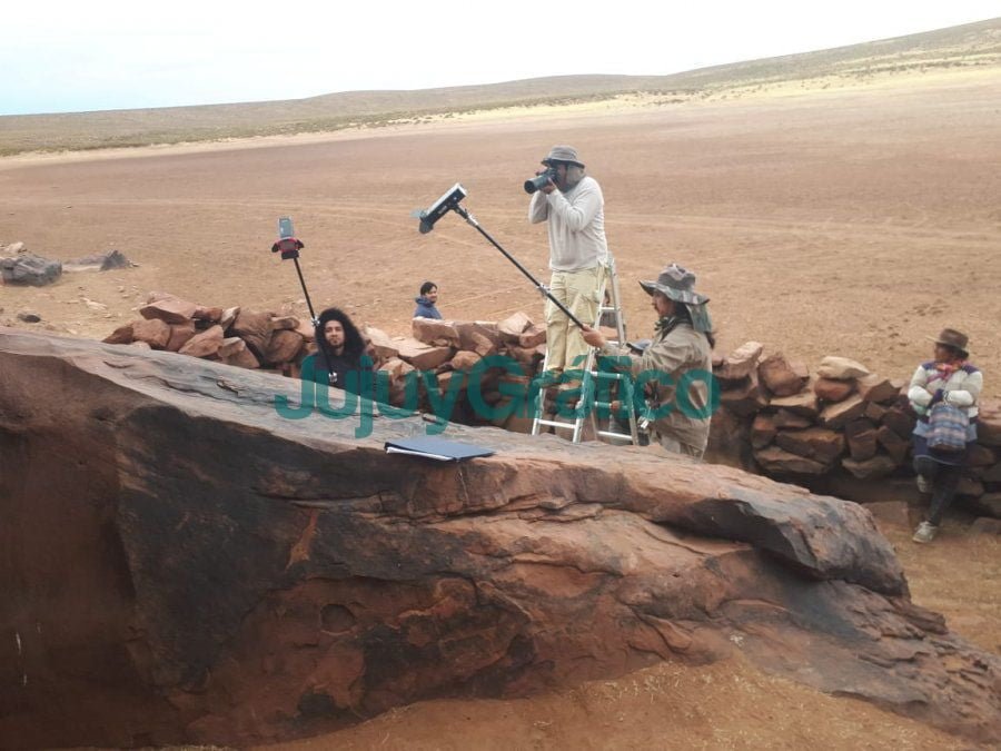 un registro minucioso y detallado del sitio arqueologico realizado el fotografo walter reinaga