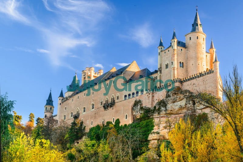 Seis palacios de cuentos de hadas que inspiraron algunas de las mejores películas animadas 4 Alcazar de Segovia Espana