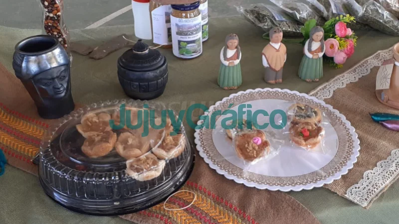Alfajor de harina de haba con dulce de leche de cabra creación de estudiantes tilcareños 1 Alfajor de harina de haba con dulce de leche de cabra creacion de estudiantes tilcarenos