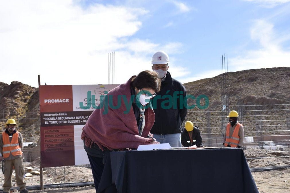 Comenzó la obra de la Secundaria Rural Nº 2 de El Toro 2 Comenzo la obra de la Secundaria Rural No 2 de El Toro 3