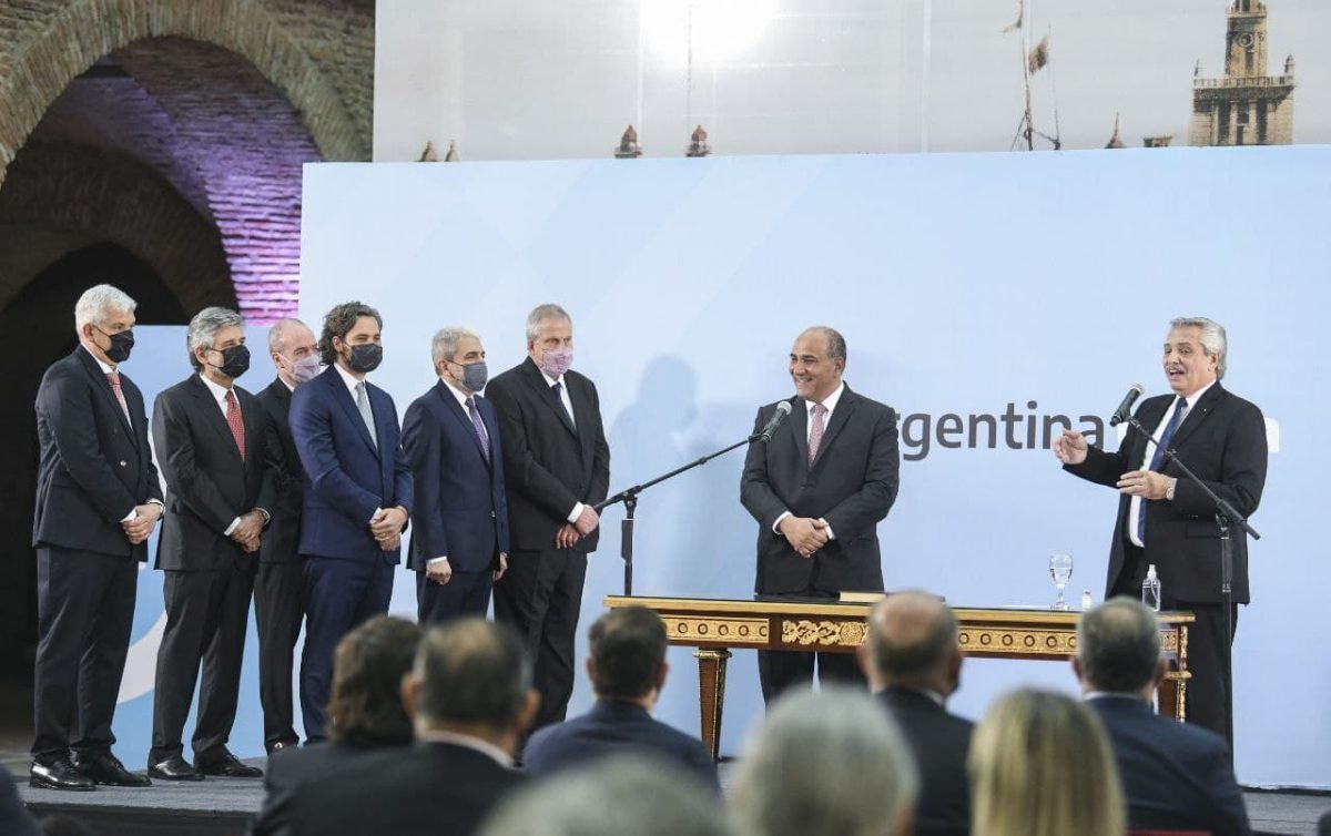 Fernandez tomo juramento a los nuevos parches del Gabinete