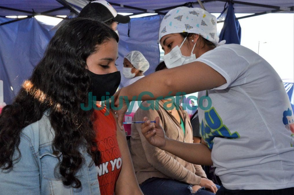 Jujuy comienza la vacunacion a adolescentes desde los 12 anos sin factores de riesgo