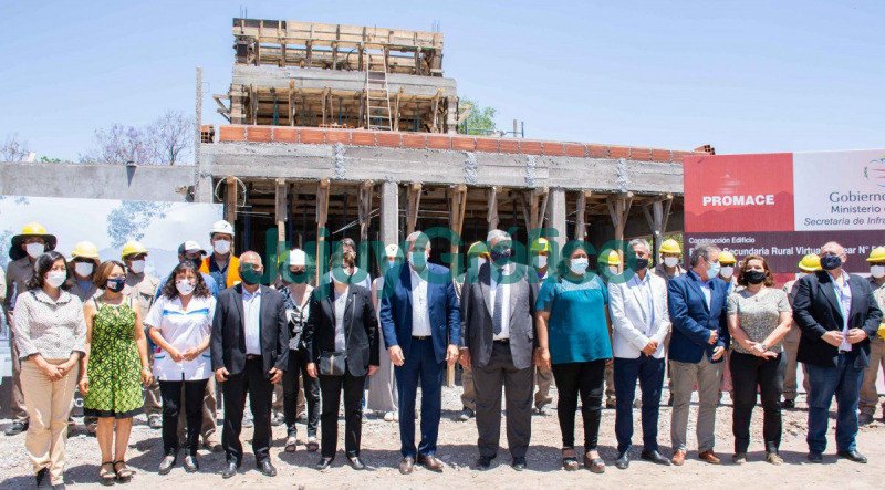 Comenzó la construcción del edificio para la Secundaria Rural de El Milagro 3 Comenzo la construccion del edificio para la Secundaria Rural de El Milagro 1