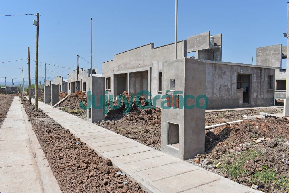 En Caimancito avanza la construccion de 50 viviendas del IVUJ 5