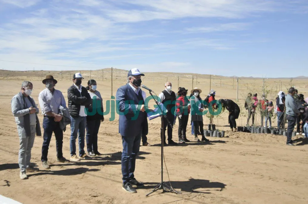 Morales entrego 100 lotes con servicios en La Quiaca 1