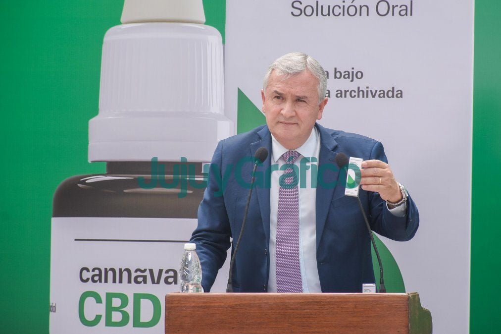 Morales entregó aceite de cannabis medicinal producido en Jujuy 2 Morales entrego aceite de cannabis medicinal producido en Jujuy 2