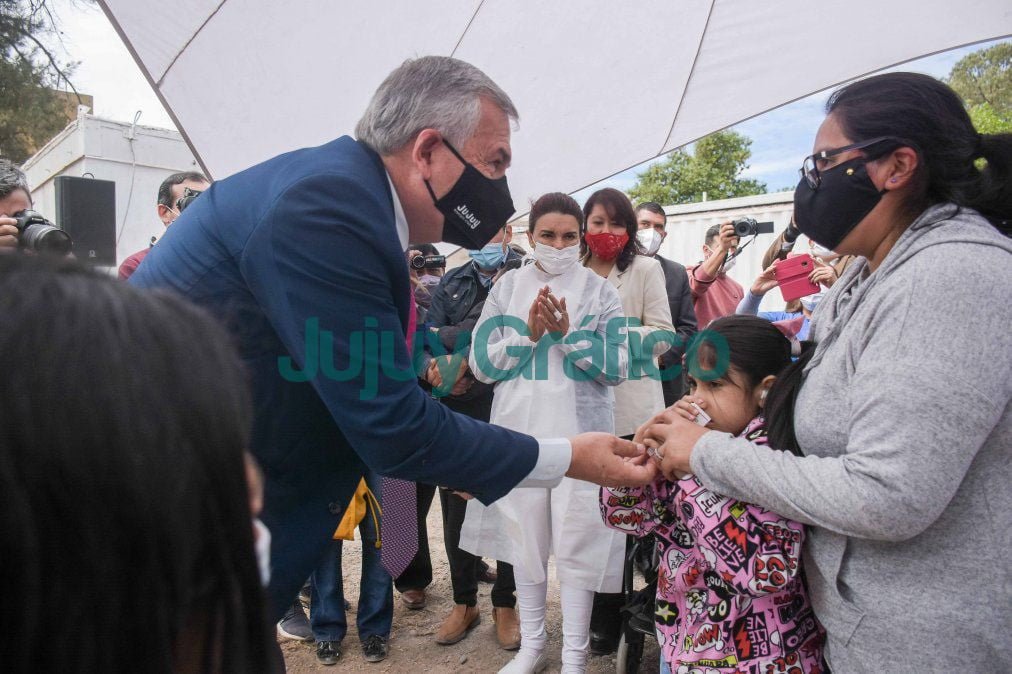 Morales entregó aceite de cannabis medicinal producido en Jujuy 3 Morales entrego aceite de cannabis medicinal producido en Jujuy 3
