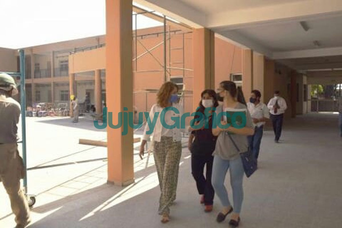 Teresa Bovi visito instalaciones del nuevo Colegio Nacional N° 2 1
