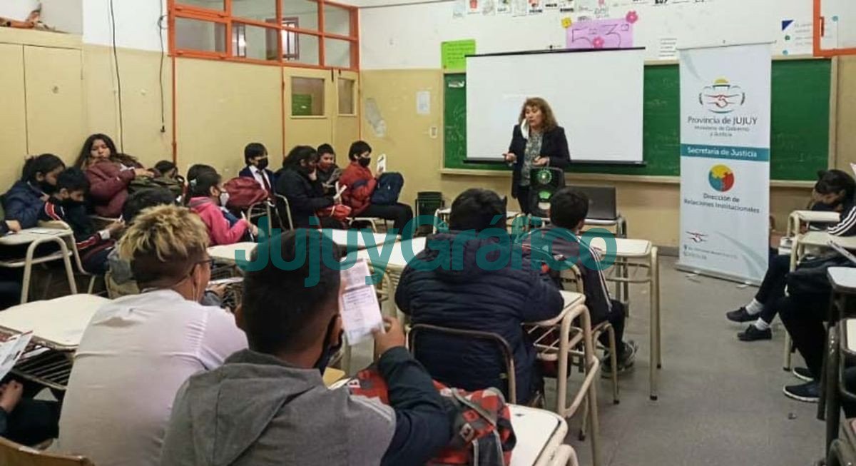 Charlas de Concientización y Prevención por el Día Nacional contra el Grooming 7 Charlas de Concientizacion y Prevencion por el Dia Nacional contra el Grooming 2