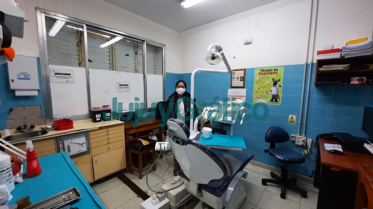 Entrega de material administrativo al Hospital El Aguilar 2