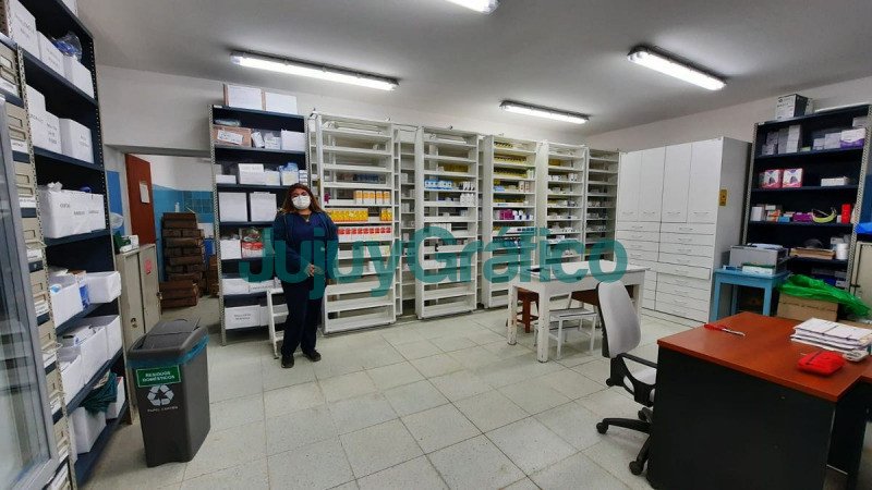 Entrega de material administrativo al Hospital El Aguilar 3