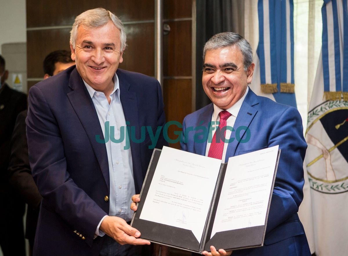 Morales recibió una distinción en Tucumán 2 Morales recibio una distincion en Tucuman 4