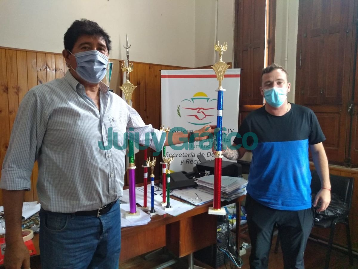 Desarrollo Humano provee premios para Torneo de Newcom en Monterrico
